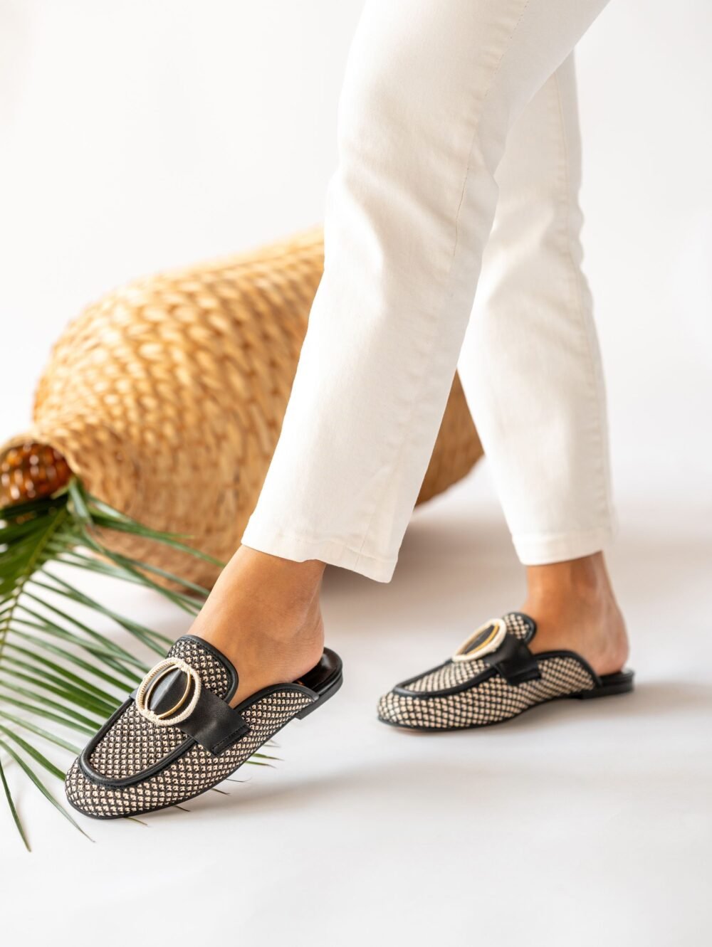 Black Flat Heel Mules Dulce 06